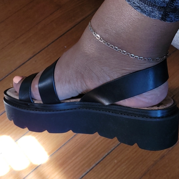 Shoes - Picture 5 of 5